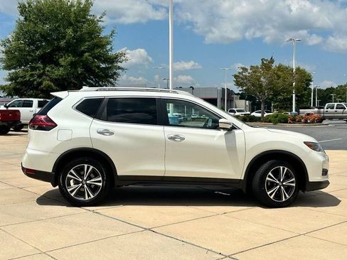 Used 2020 Nissan Rogue SV w/ Premium Package FWD image 5