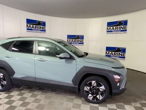 Used 2025 Hyundai Kona SEL FWD image 3