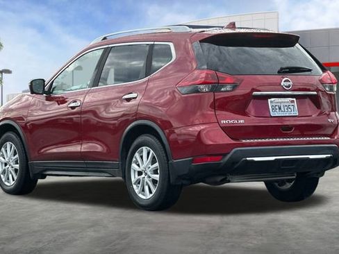 Used 2018 Nissan Rogue SV w/ Premium Package image 6