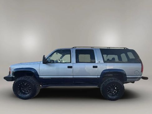 Used 1997 GMC Suburban 2500 w/ Marketing Opt Pkg 3 image 2