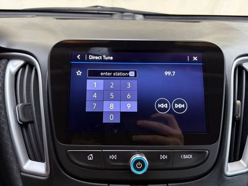 Used 2024 Chevrolet Malibu LT image 34