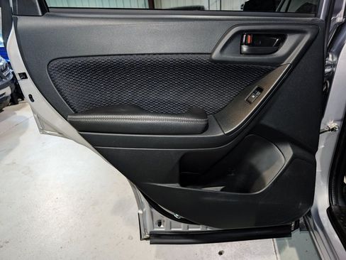 Used 2017 Subaru Forester 2.5i Premium AWD/4WD image 18