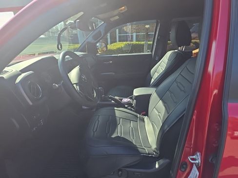 Used 2023 Toyota Tacoma TRD Sport image 8