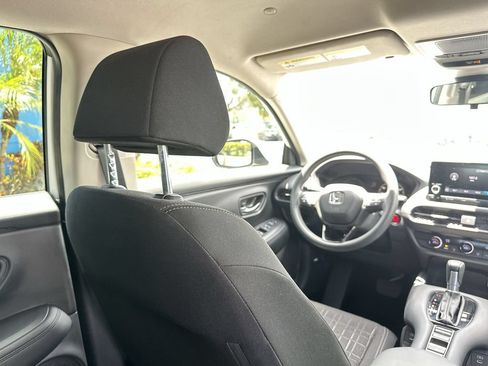 Certified 2024 Honda HR-V LX image 17