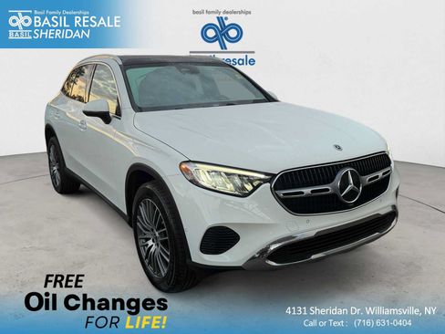 Used 2025 Mercedes-Benz GLC 300 4MATIC image 1
