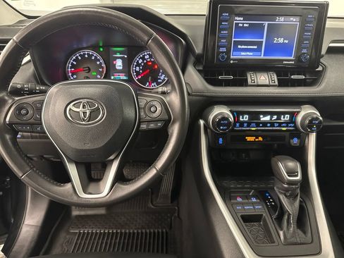 Used 2022 Toyota RAV4 XLE Premium FWD image 30