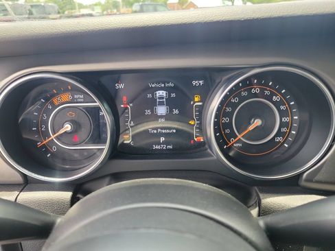 Used 2023 Jeep Gladiator Sport AWD/4WD image 28