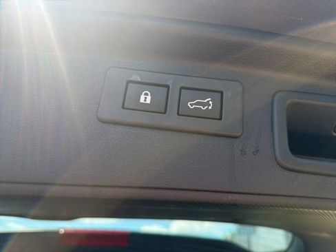 Used 2023 Subaru Forester Premium AWD/4WD image 11
