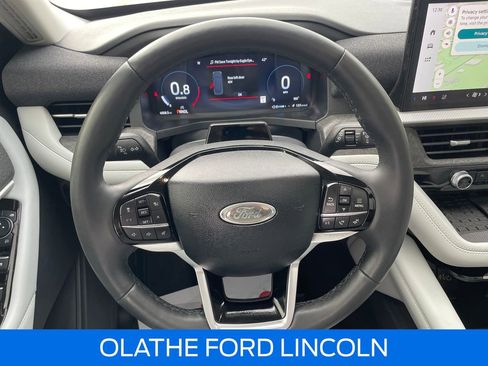 Used 2025 Ford Explorer Platinum w/ LUX Leather Package image 25
