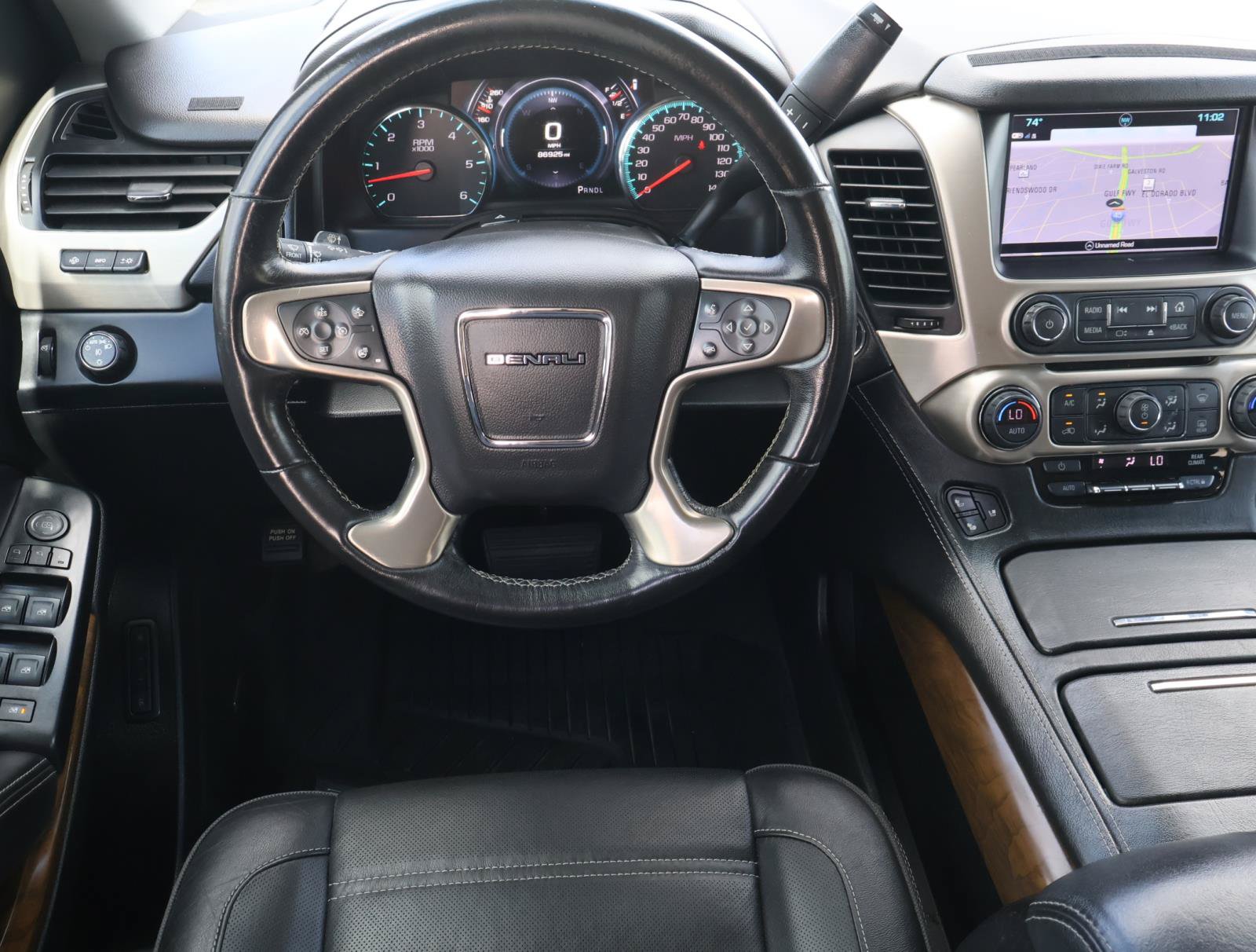 Used 2019 GMC Yukon XL Denali w/ Open Road Package RWD image 10
