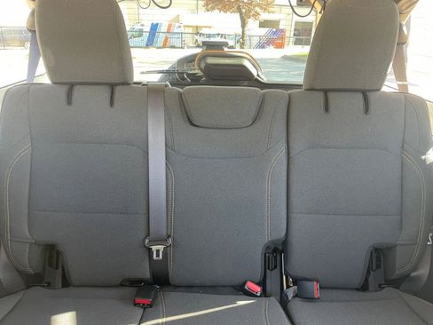 Used 2025 Jeep Wrangler Sport S image 38