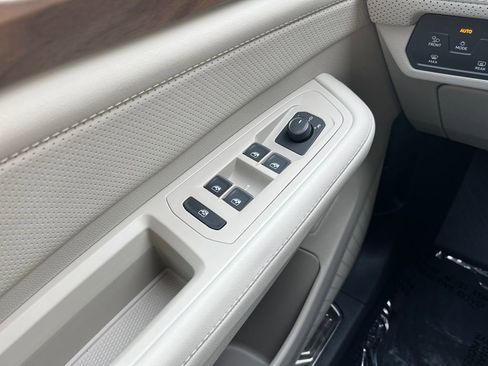 New 2026 Volkswagen Atlas SE image 23