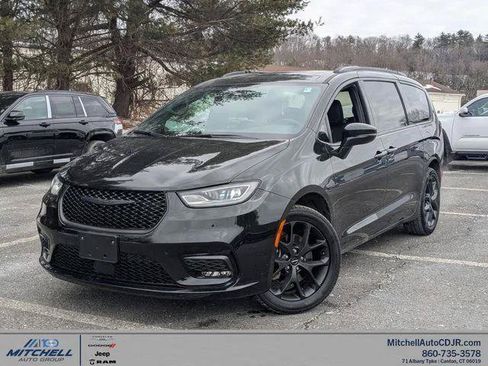 Certified 2022 Chrysler Pacifica Touring-L w/ S Appearance Package AWD/4WD image 1