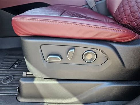 Used 2026 Cadillac Escalade Luxury w/ Touring Package image 19