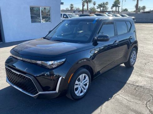 Used 2023 Kia Soul LX FWD image 7