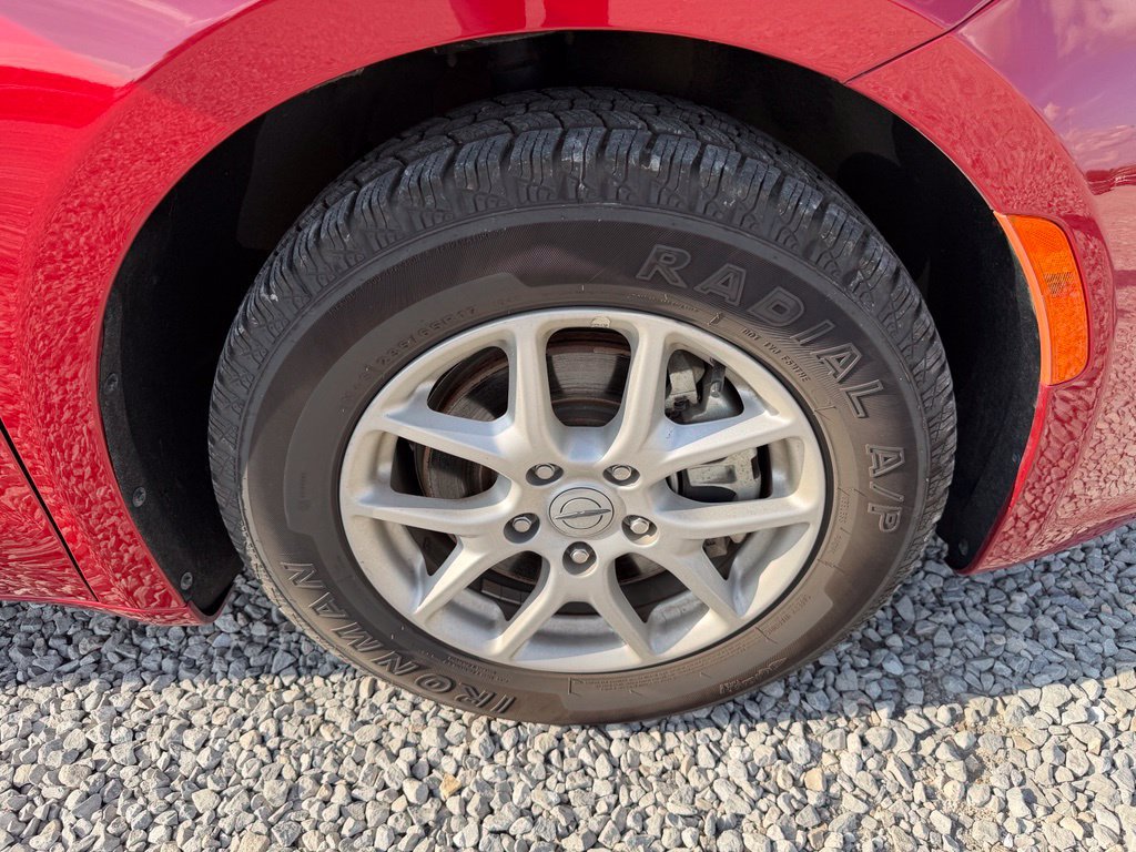 Used 2025 Chrysler Pacifica Select FWD image 36