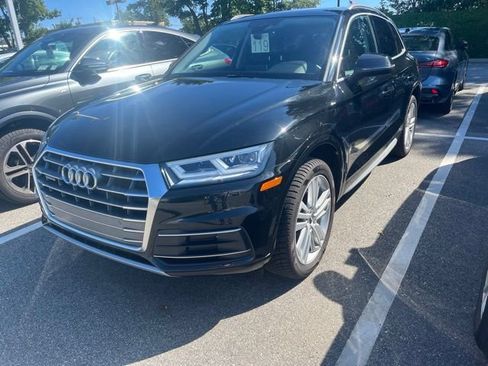 Used 2019 Audi Q5 Premium w/ Premium Plus Package AWD/4WD image 4