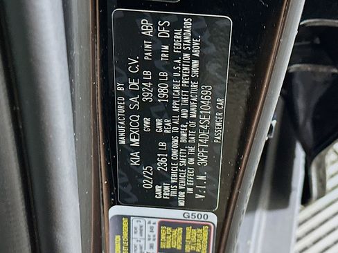 Used 2025 Kia K4 LXS image 12