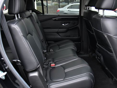 Used 2025 Honda Pilot EX-L image 48