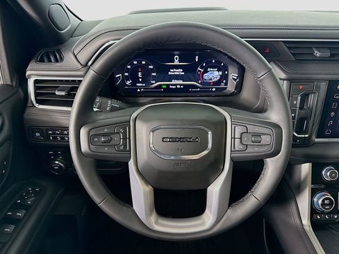 Used 2023 GMC Yukon Denali image 11
