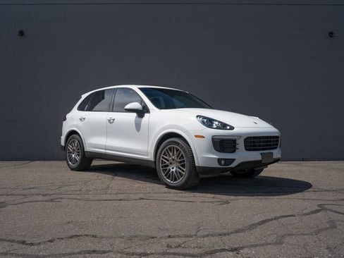 Certified 2017 Porsche Cayenne Platinum Edition AWD/4WD image 9