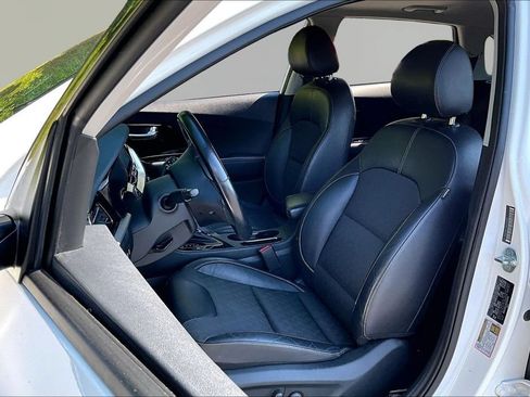 Used 2022 Kia Niro LXS FWD image 18