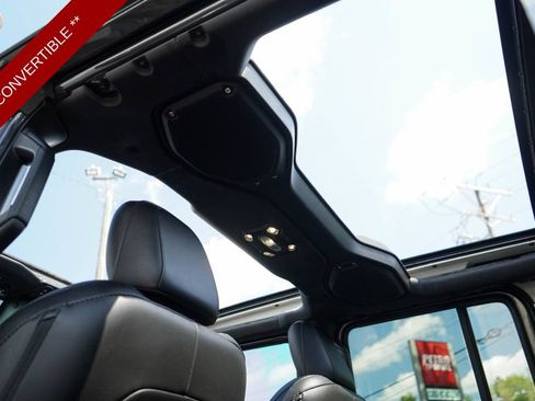 Used 2021 Jeep Wrangler Unlimited Sahara AWD/4WD image 13