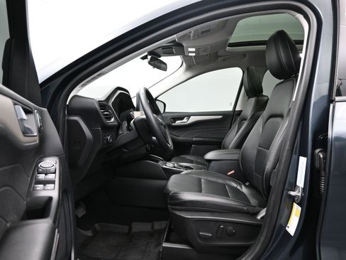 Used 2022 Ford Escape SEL w/ Technology Package FWD image 9