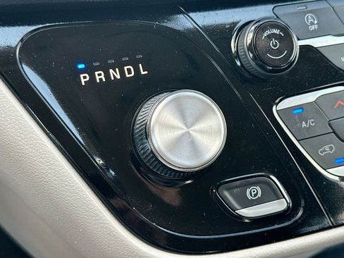Used 2024 Chrysler Voyager LX FWD image 19