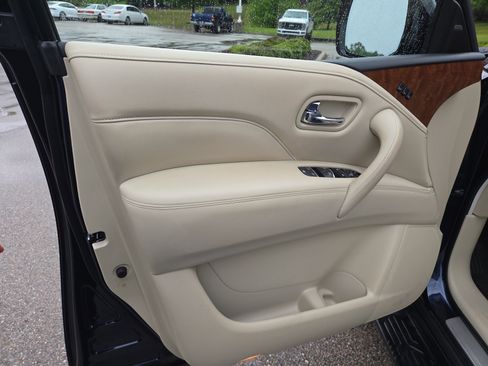 Used 2019 INFINITI QX80 Luxe w/ Proassist Package AWD/4WD image 6