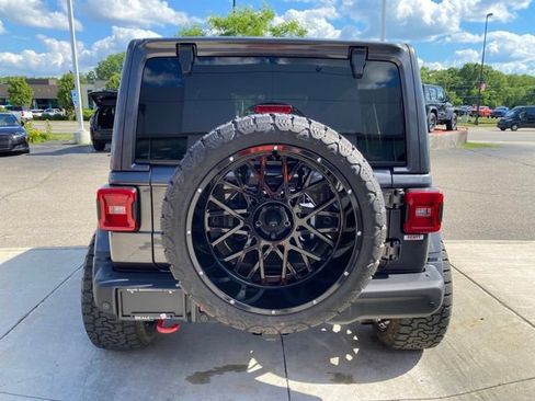 Used 2022 Jeep Wrangler Unlimited Rubicon w/ Dual Top Group AWD/4WD image 4