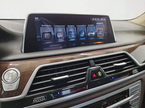 Used 2017 BMW 740i RWD image 28