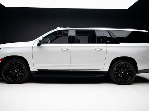Used 2021 Cadillac Escalade ESV Sport Platinum RWD image 17