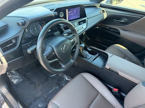 Used 2023 Lexus ES 350 w/ Premium Package FWD image 11