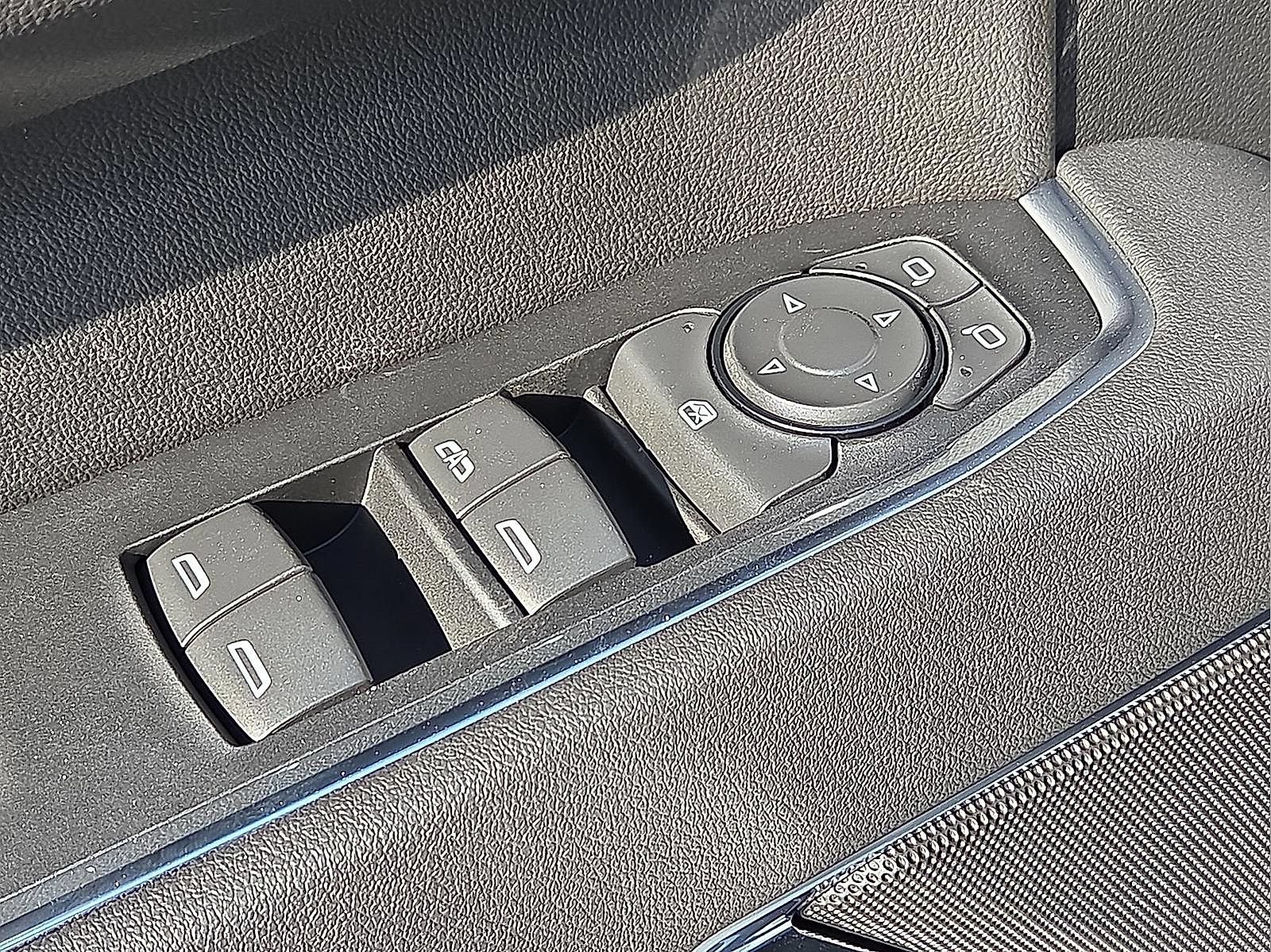 New 2026 GMC Sierra 1500 SLE AWD/4WD image 13