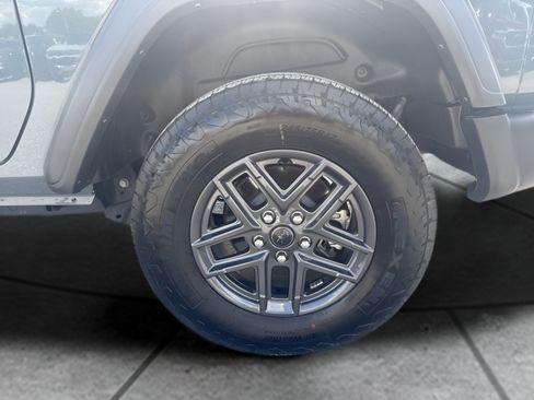 Used 2025 Jeep Wrangler Sport AWD/4WD image 26