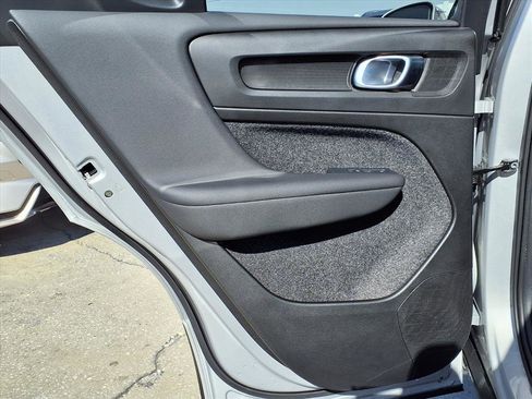 Used 2025 Volvo XC40 B5 Core w/ Protection Package Premier image 19