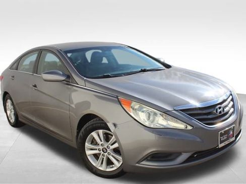 Used 2013 Hyundai Sonata GLS image 3