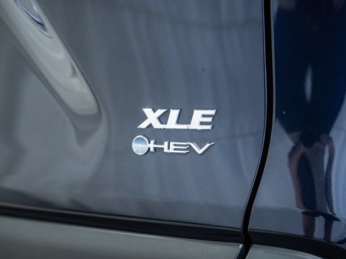 Used 2025 Toyota RAV4 XLE AWD/4WD image 7