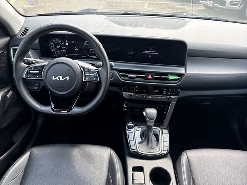Used 2024 Kia Seltos SX w/ SX Sunroof Package AWD/4WD image 23