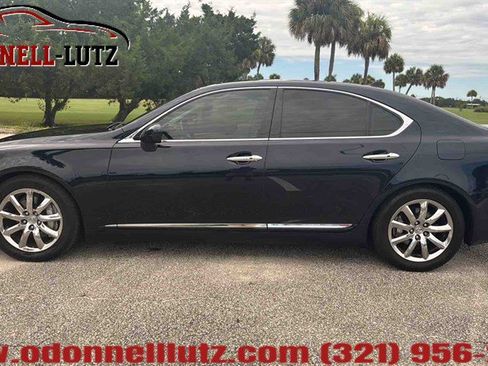 Used 2009 Lexus LS 460 Luxury RWD image 3