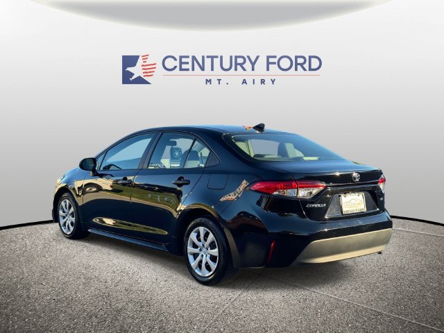 Used 2024 Toyota Corolla LE FWD image 4