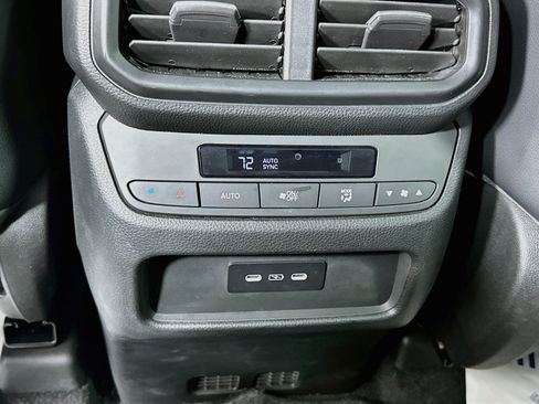 Used 2025 Honda Pilot EX-L image 23