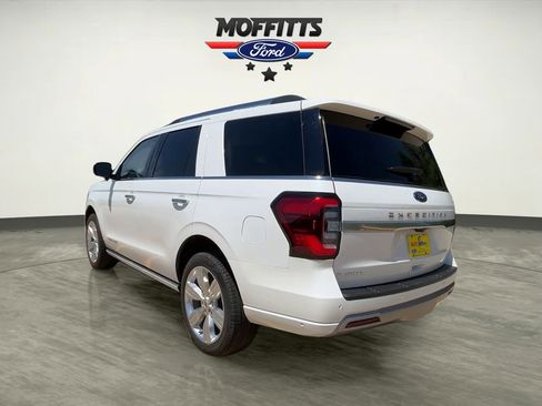 Used 2024 Ford Expedition Platinum AWD/4WD image 3
