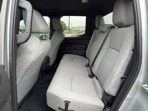 Certified 2025 Toyota Tacoma SR5 AWD/4WD image 34