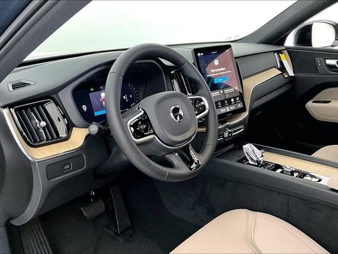 New 2026 Volvo XC60 B5 Plus w/ Protection Package Premier AWD/4WD image 19