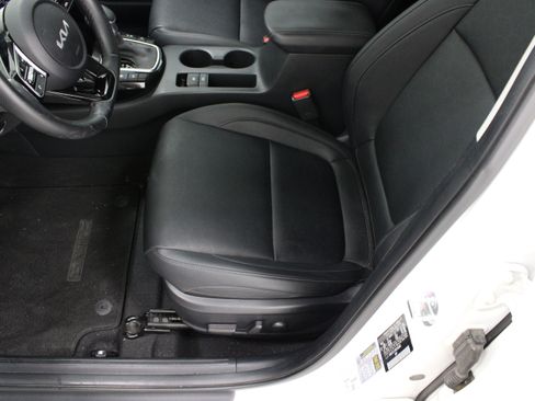 Used 2024 Kia Seltos SX w/ SX Sunroof Package AWD/4WD image 16