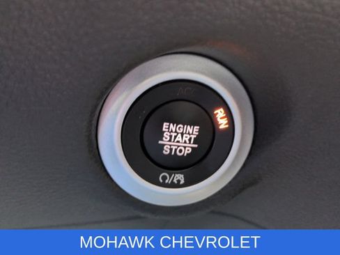 Used 2024 Chrysler Pacifica Limited FWD image 18