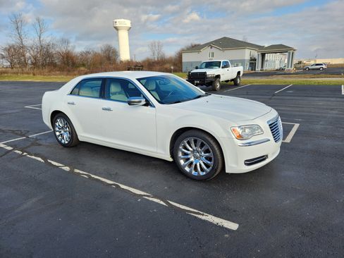 Used 2014 Chrysler 300 Uptown Edition w/ Quick Order Package 22M image 9