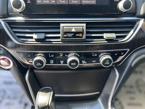Used 2018 Honda Accord Touring image 13